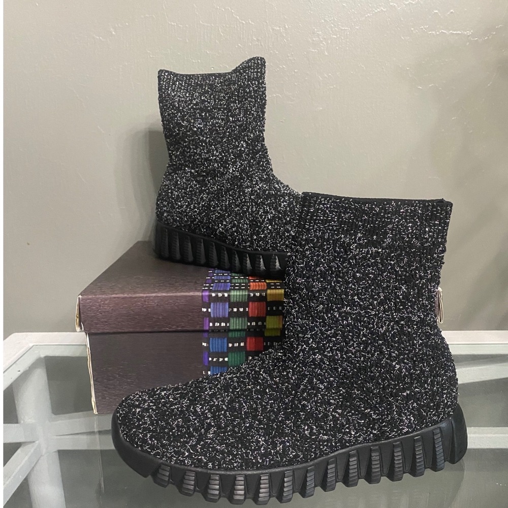 Bernie Mev Keyla Black Pewter Chenille Knit Memory Foam Ankle Boots Size 6 NEW